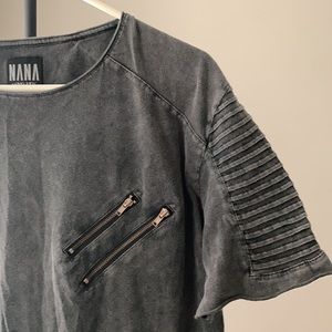 Grey short sleeve tshirt